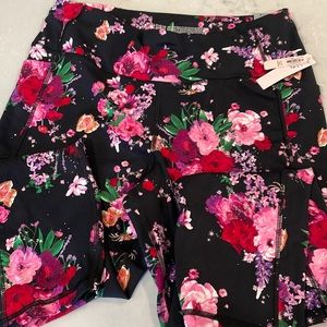 New with tags Victoria’s Secret yoga pants